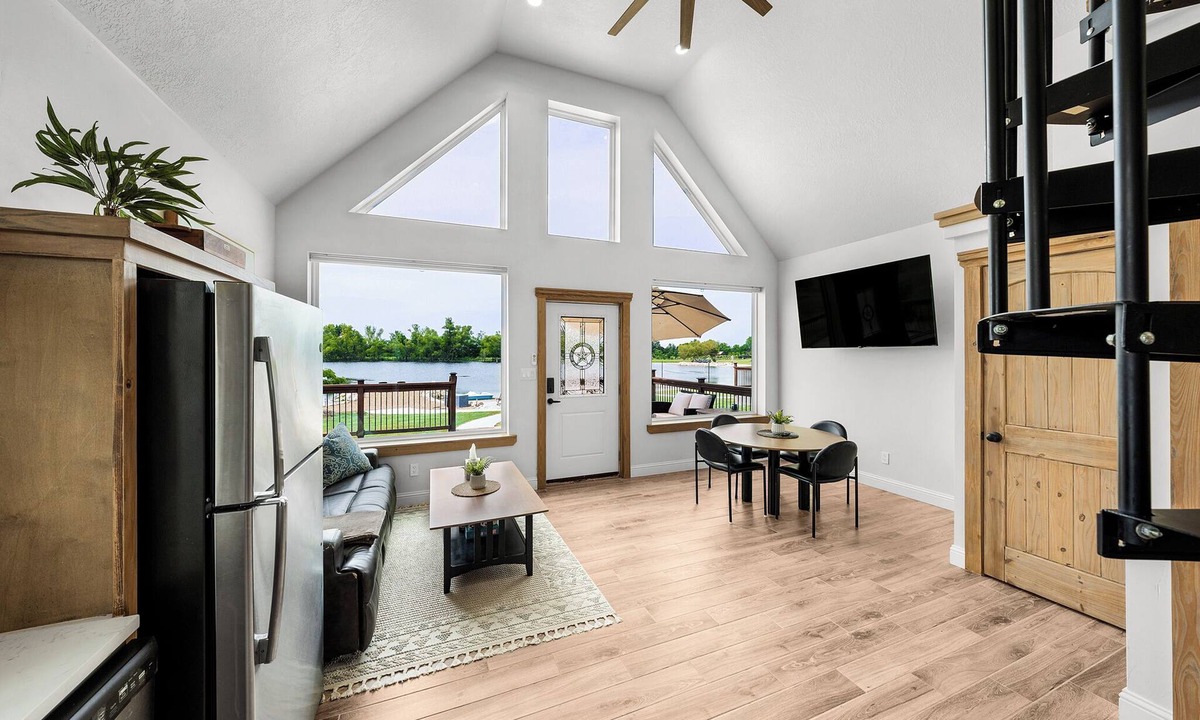 Point House | Master Suite w/Loft #1
