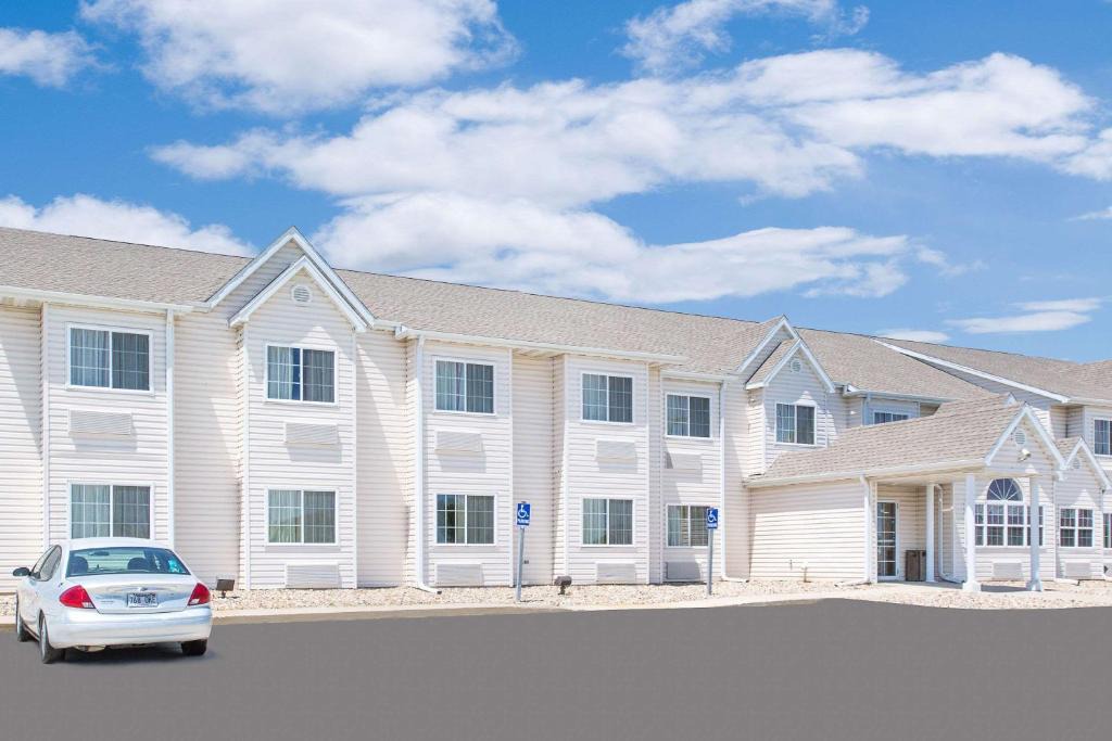 Colfax Hotel | Microtel Inn & Suites by Wyndham Colfax