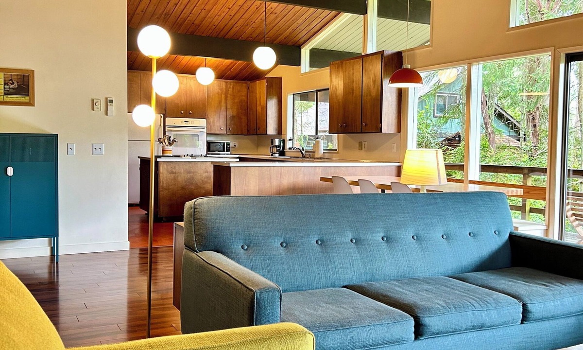 Anderson Island House | Mid-Century Modern Getaway in the Woods
