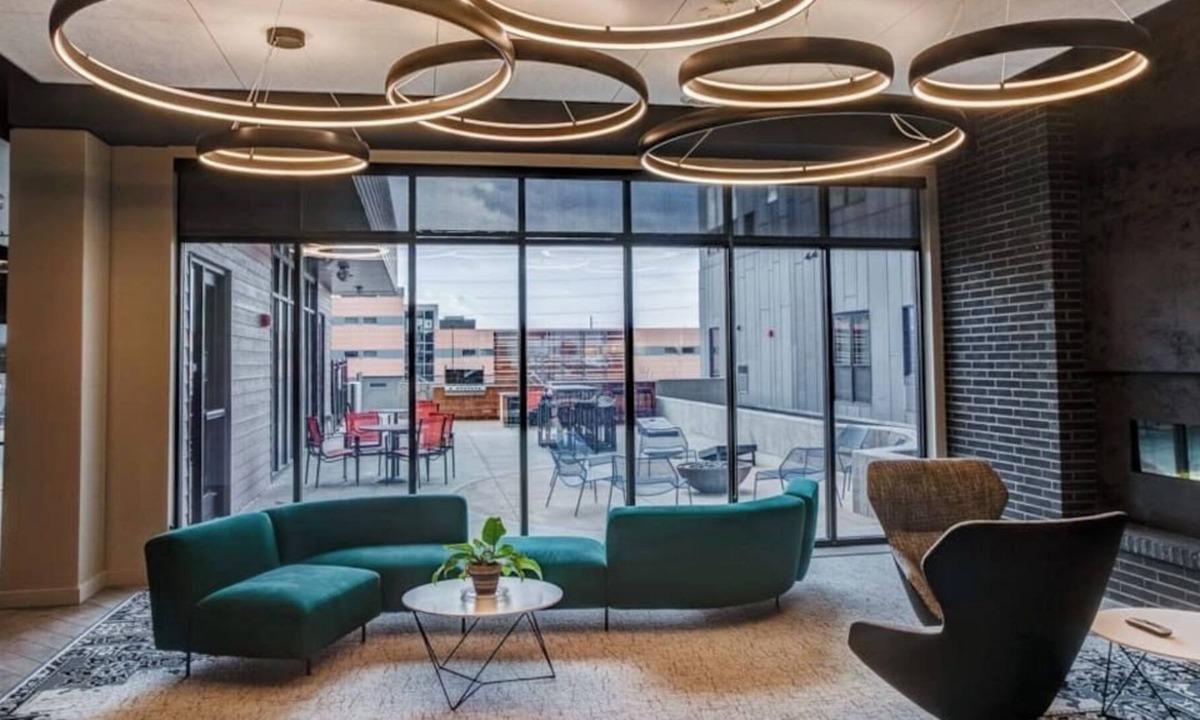 Downtown Des Moines Apartment | Modern 2 Bed 2 Bath Apt in Luxury Bldg Downtown