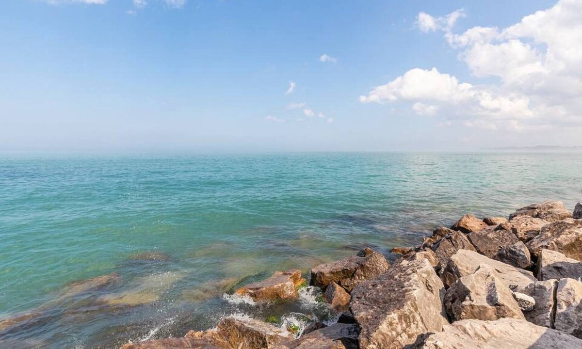 Stoney Creek Apartment | Modern 3BR House Steps to the Beach