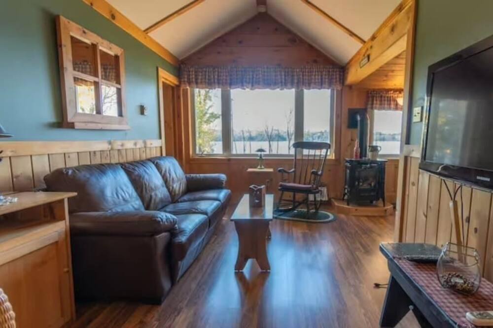 Bala Ski Chalet | Moon River #3 Summary