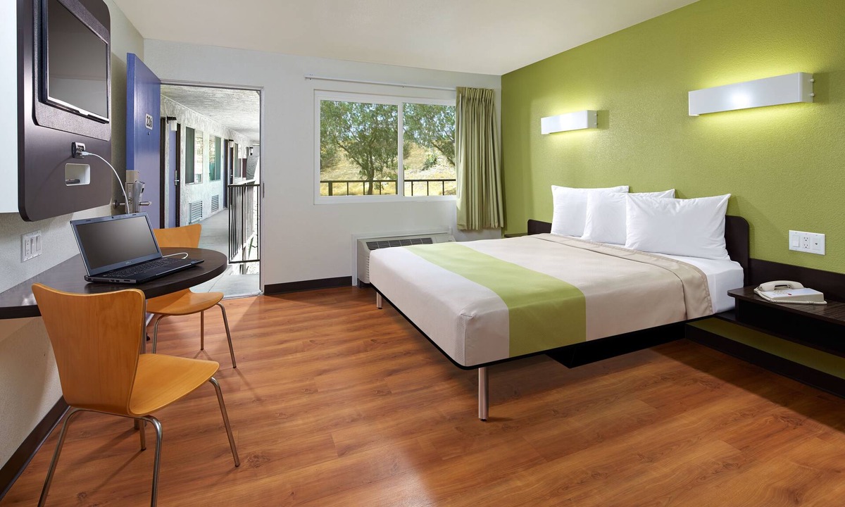 Redlands Hotel | Motel 6 Redlands, CA