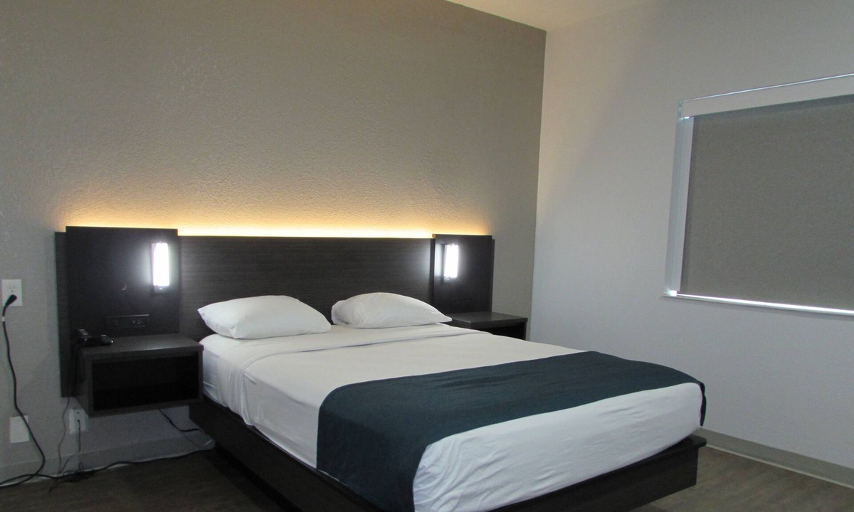 West Des Moines Hotel | Motel 6 West Des Moines, IA