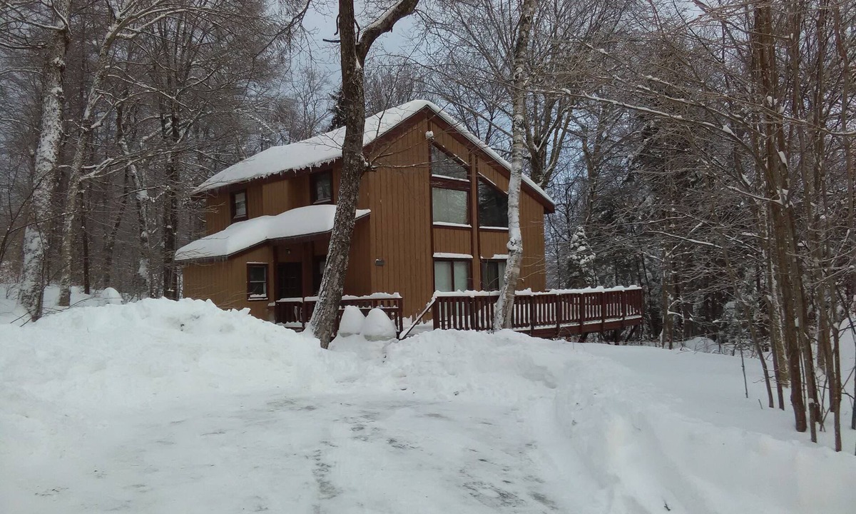 Wilmington House | Mountain Chalet- Chimney Hill resort w/pools,hiking trails,lake/recreation areas
