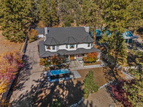 Wrightwood Villa | Mountain High Luxury Castle &Spa