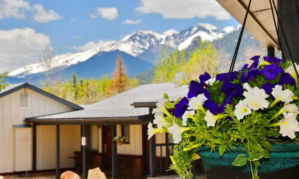 Estes Park Hotel | Murphy's Resort