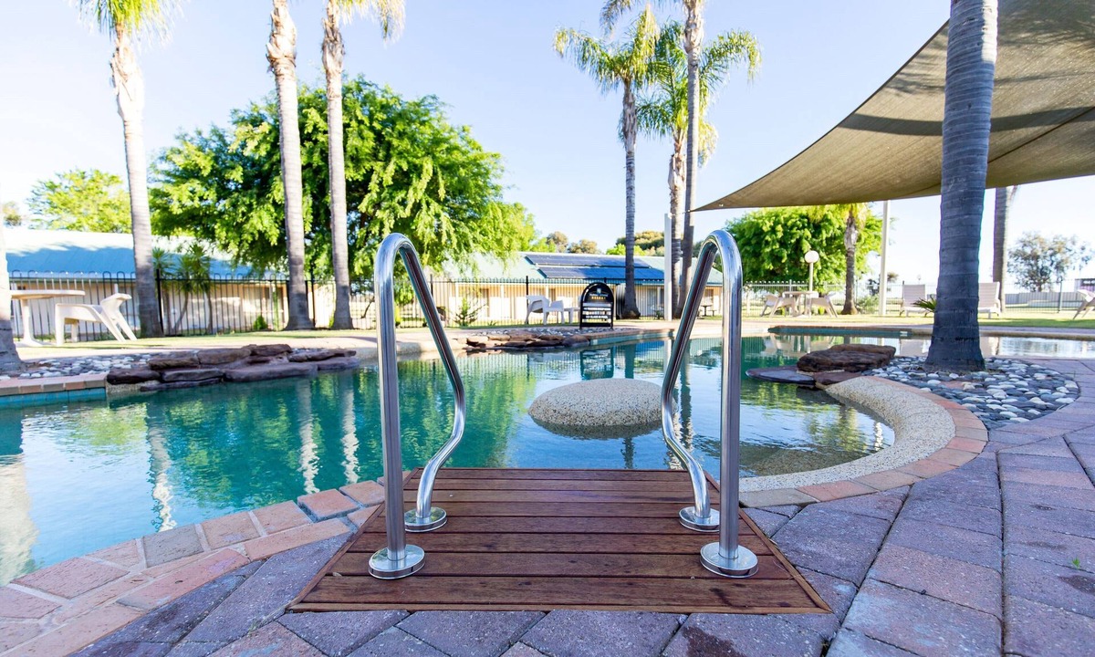 Swan Hill Hotel | Murray Downs Resort