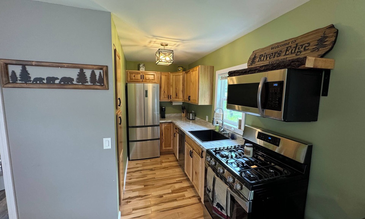 West Stewartstown Cabin | New Cozy Cabin w/Direct ATV & Snowmobile access