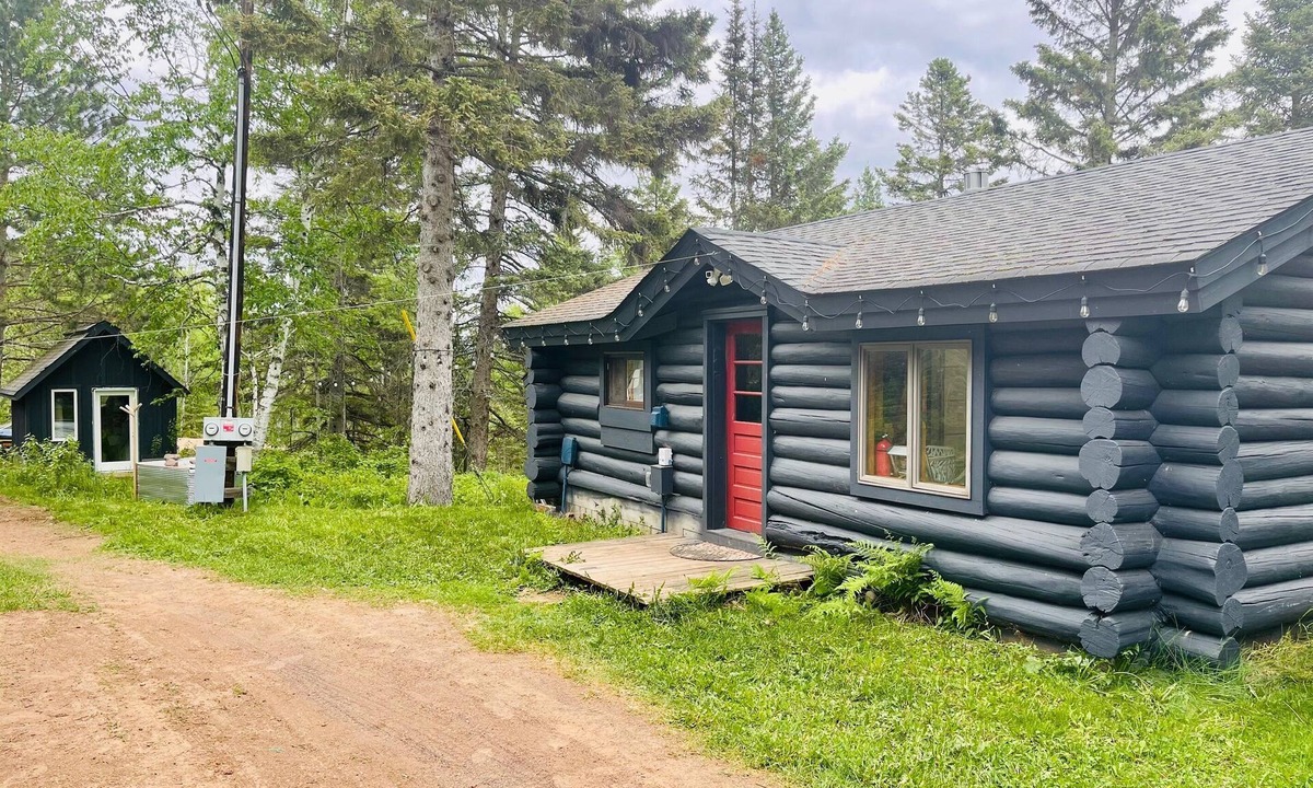 Schroeder Cabin | North Shore Tiny Log Cabin + BunkHouse Retreat