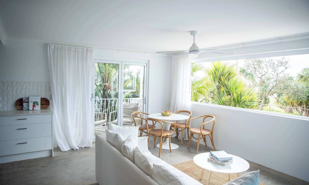 Bilinga Apartment | Ocean View Bilinga Stay | Sleeps 4 + E-Bikes