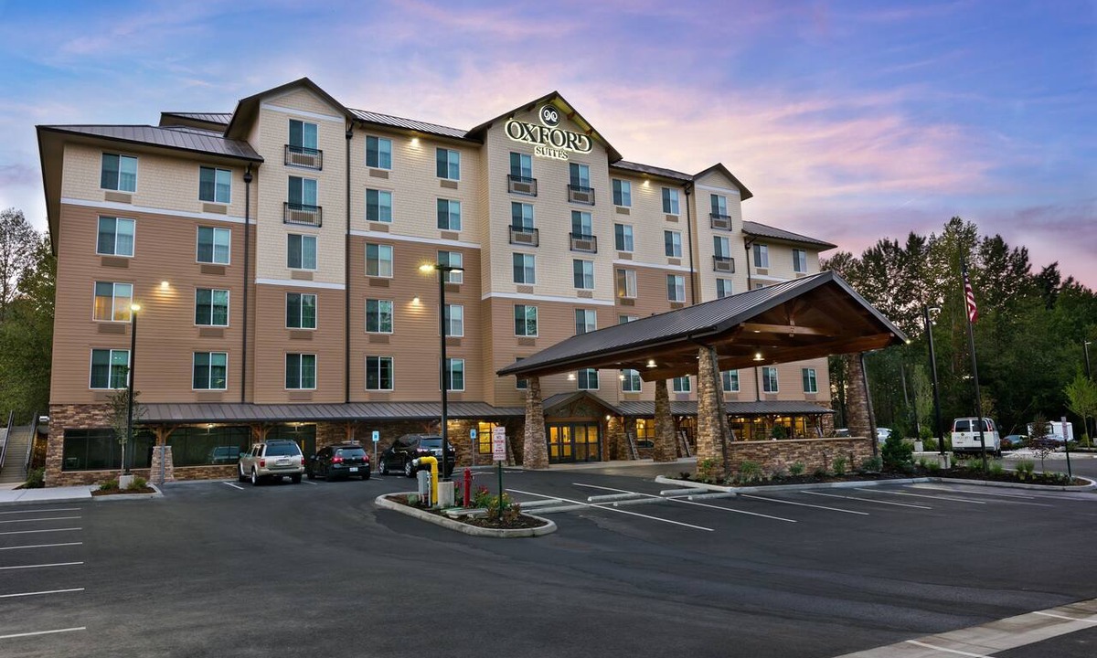 Meridian Hotel | Oxford Suites Bellingham