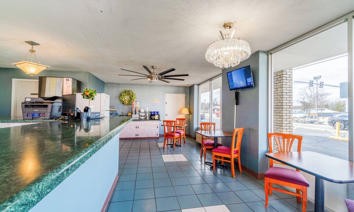 Mountain View Hotel | Ozark Junction mountain view by OYO