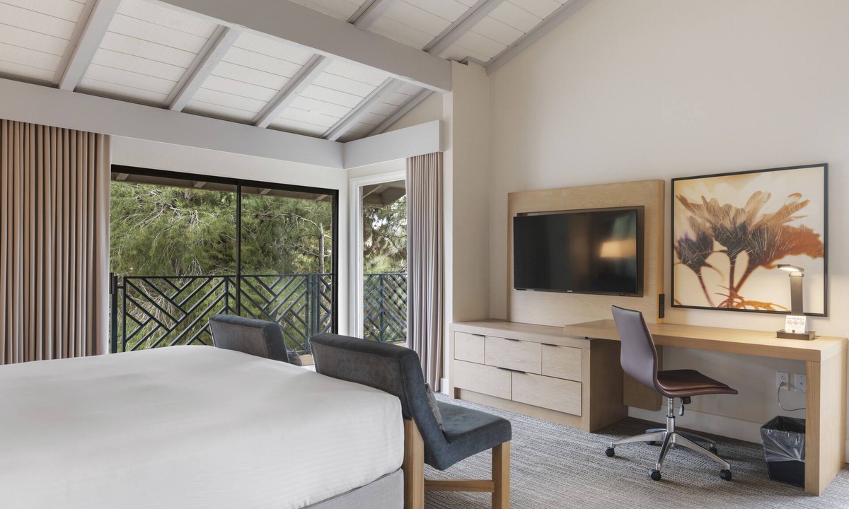 Fallbrook Hotel | Pala Mesa Golf Resort