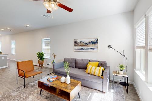 Porter House | Patio Dining & Yard: Porter Escape, 3 Mi to Golf