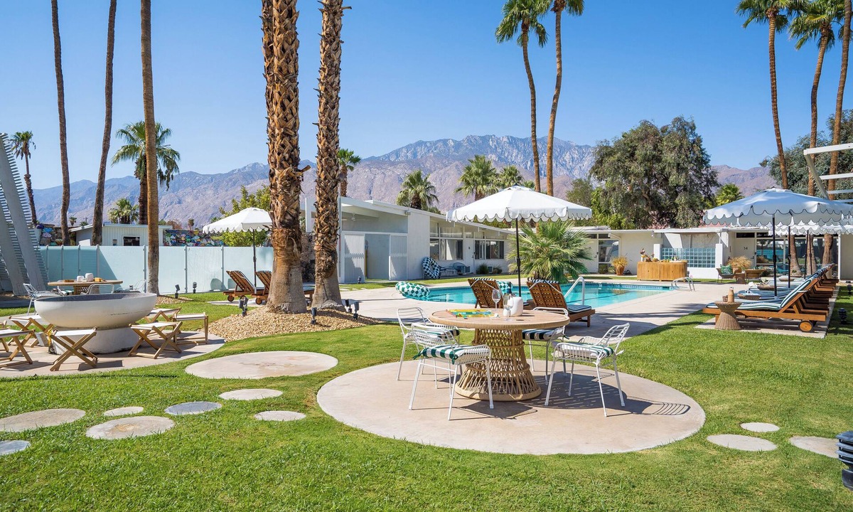 Desert Park Estates Hotel | Patio, Pool, Firepit | Queen Studio at Monkey Tree