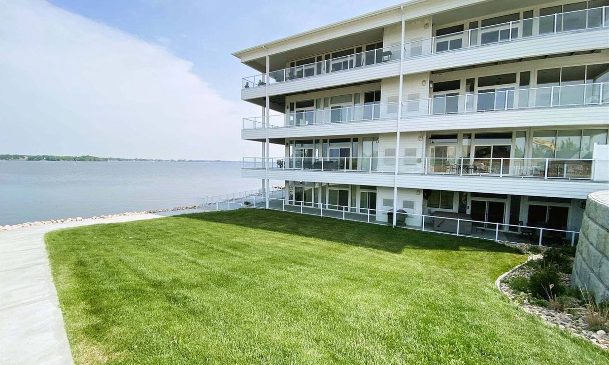 Watertown Condo | Penthouse on Kampeska in Watertown
