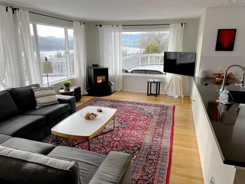Lyle House | Point Lyle