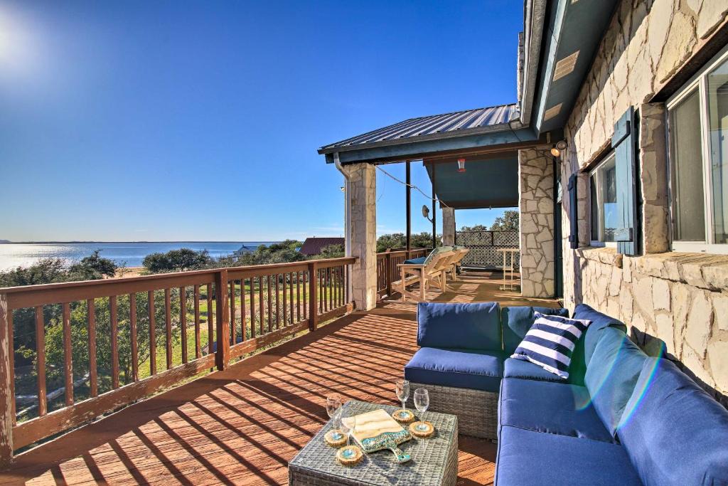 Burnet House | Private Deck & Grill: Sunny Lakefront Escape