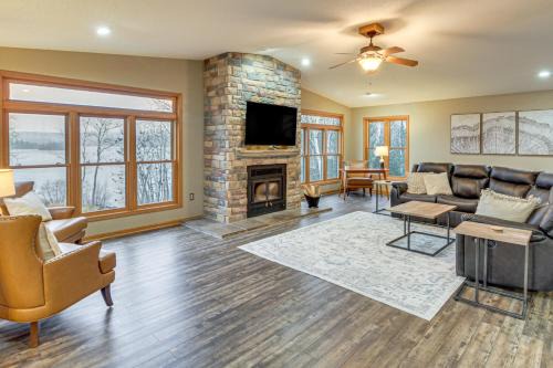 Melrude House | Private Lakefront Home w/Game Room in Aurora!