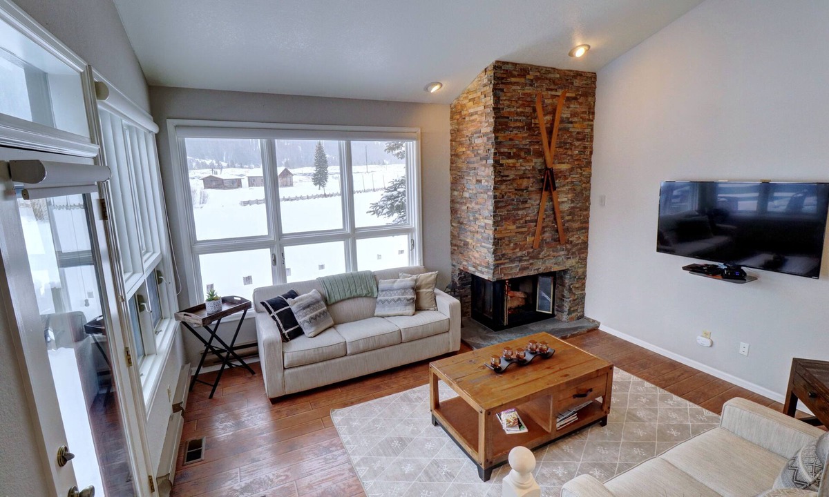 East Village at Copper House | Private Mountain Town home Pet Friendly - with Great Views! WD12