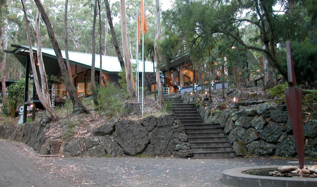 Lorne Hotel | Qdos