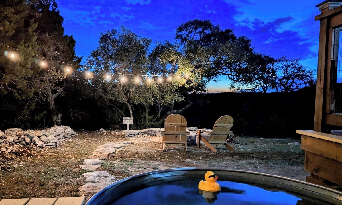 Pipe Creek Cabin | Quaint & Secluded Tiny House w/farm-fresh Breakfast & Beautiful Views!