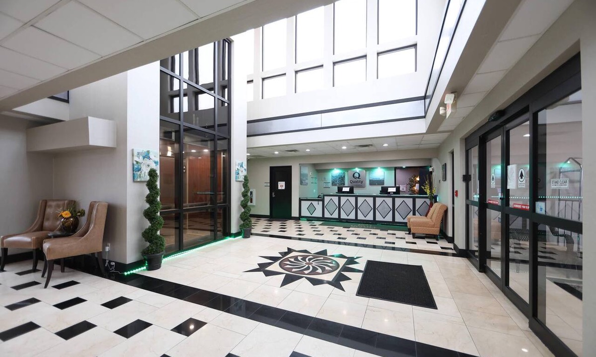 Mattoon Hotel | Quality Inn & Suites Mattoon South