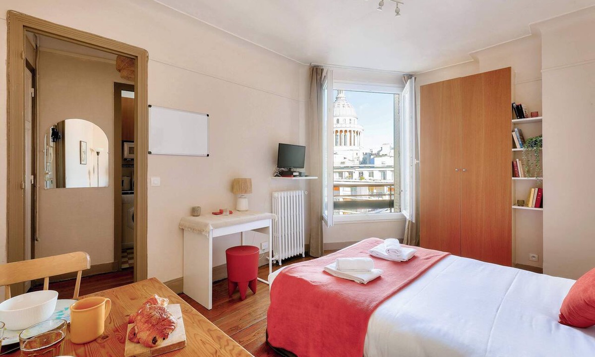 Latin Apartment | Quiet & Bright Studio-Prime Loc-Pantheon Paris 05