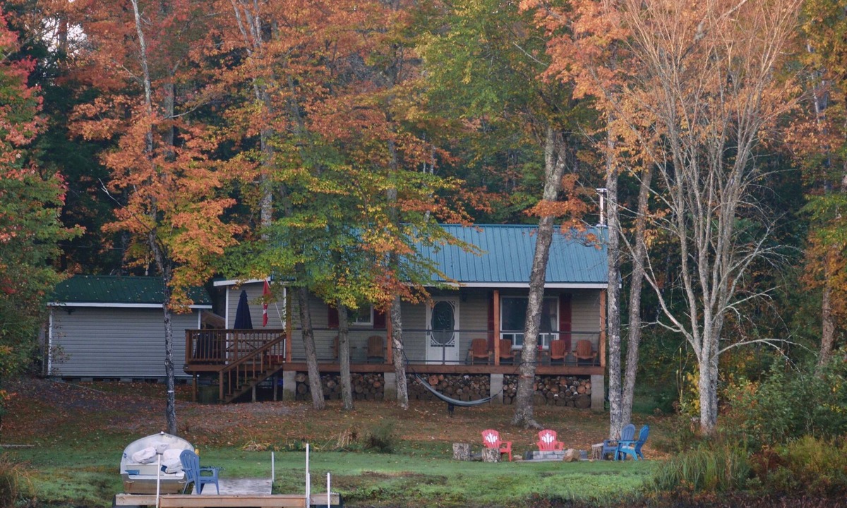 Marmora and Lake House | Quiet Getaway - 4 Season Lakefront Cottage for Fishing & Kayaking