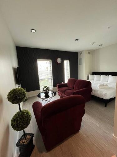 Downtown Des Moines Apartment | Red Velvet Studio