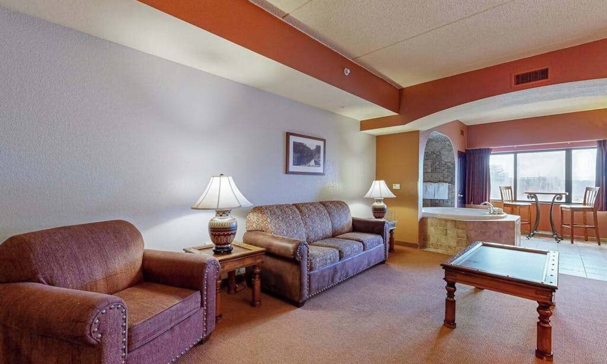 Wisconsin Dells Condo | Relax & Explore | Discount Adventure Perk Dells Condo