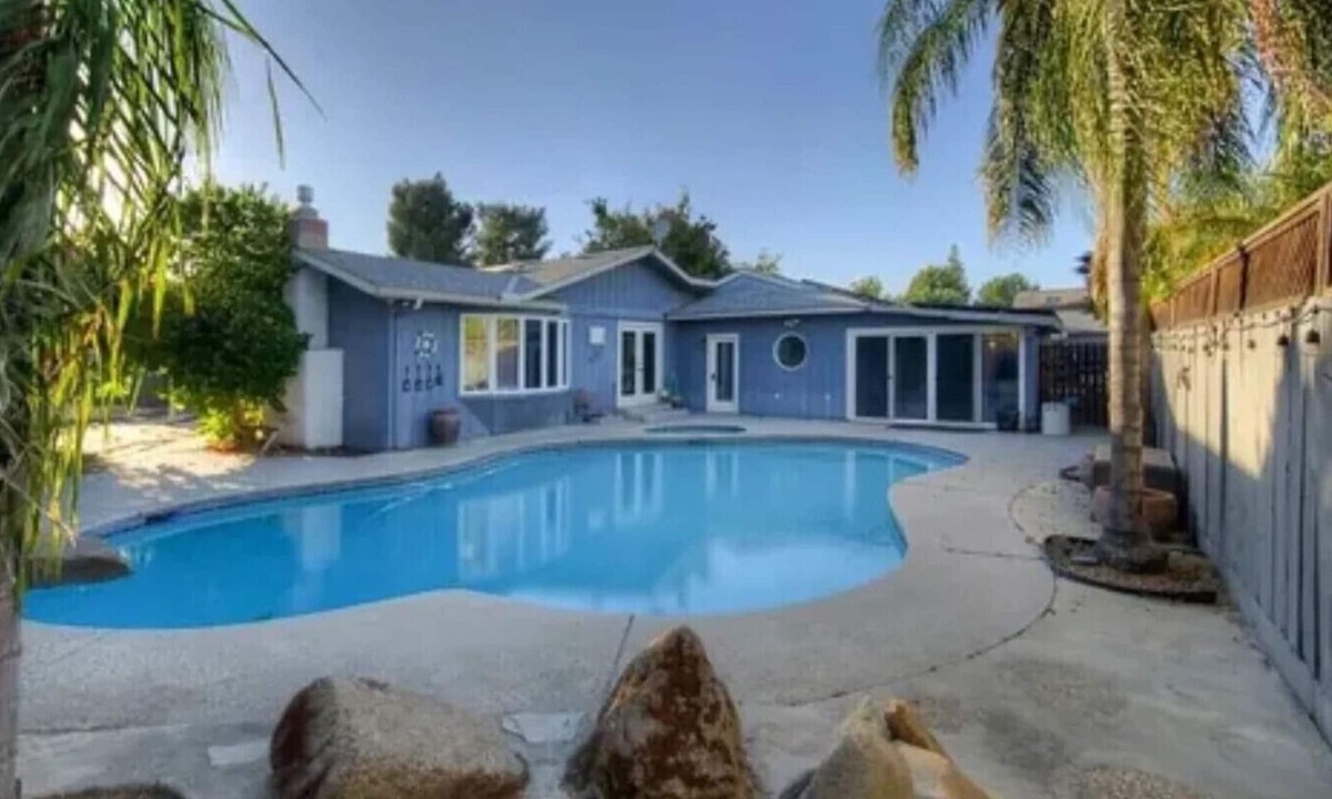 Clovis House | Relax in Clovis and Enjoy The Stay