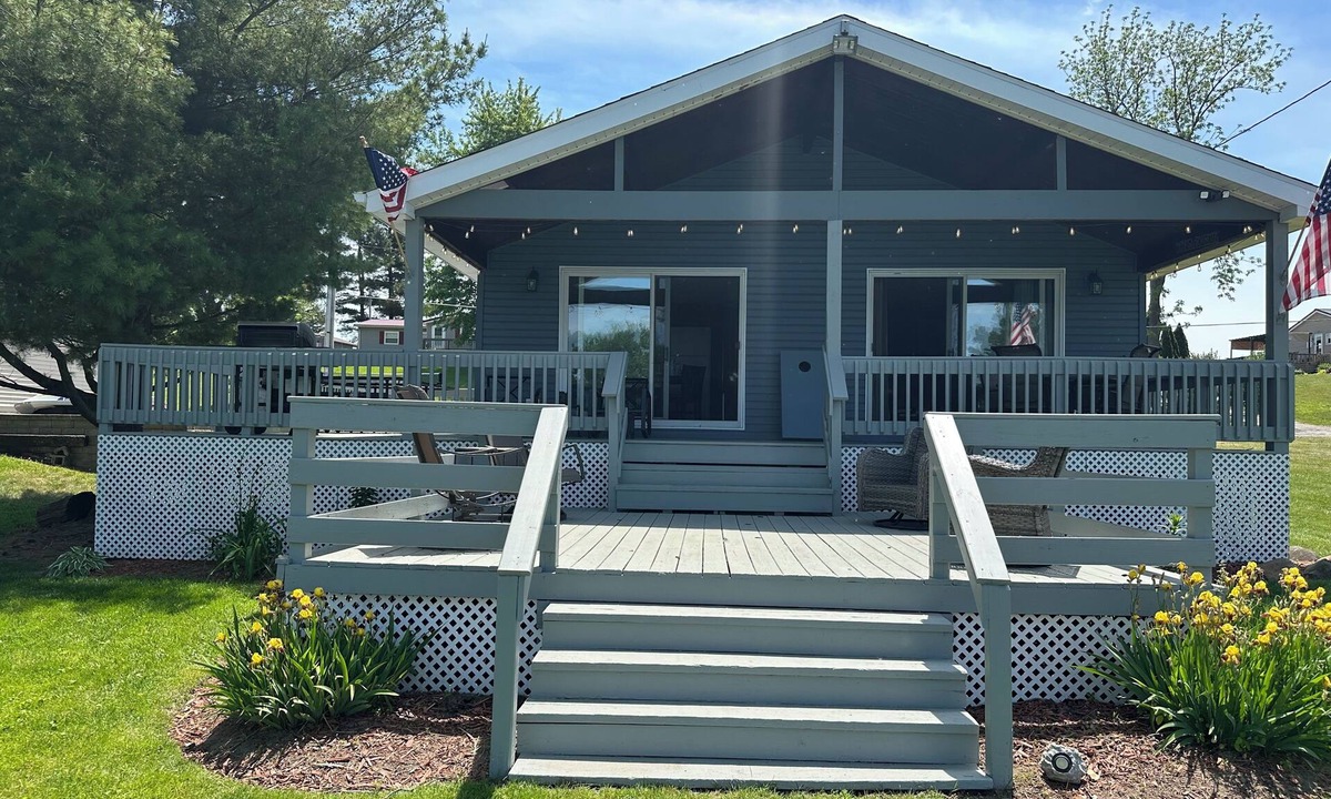 Monticello House | Relaxing Lakefront Escape on Lake Shafer