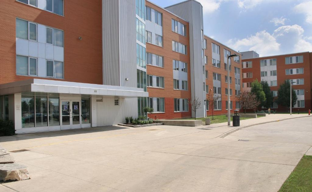 Fletchers Creek South Hotel | Residence & Conference Centre - Brampton