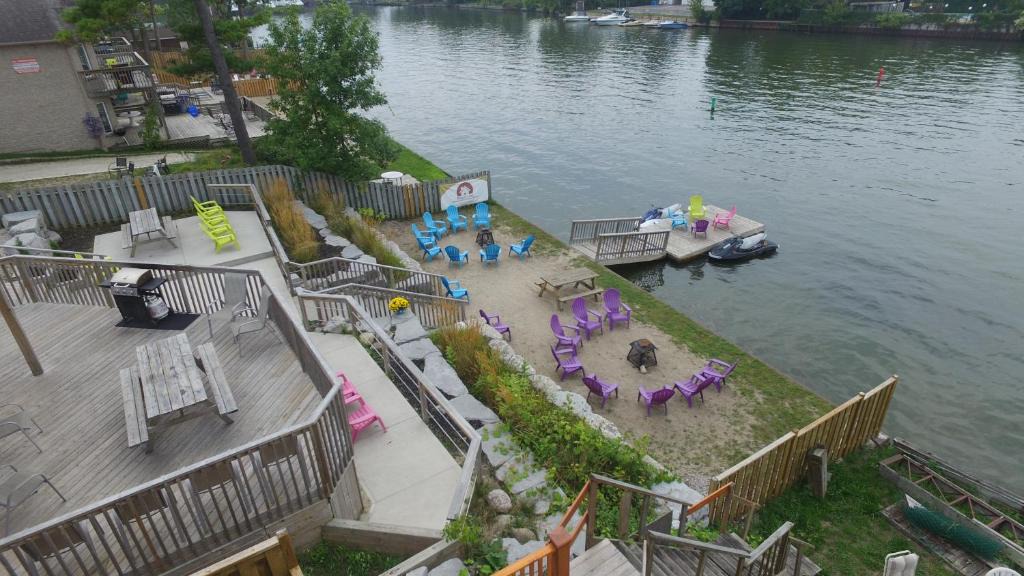 Wasaga Beach Resort | Riverfront Cottages