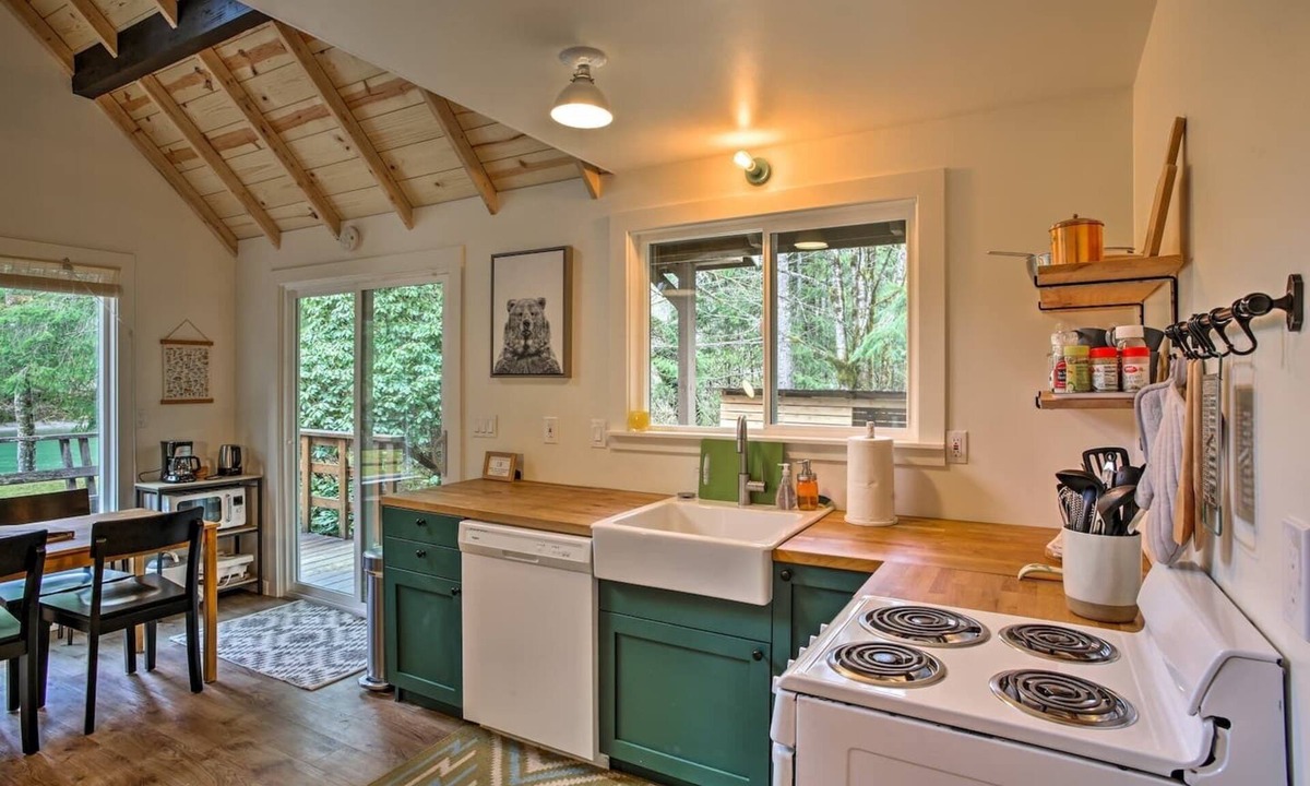 Baring Cabin | Riverfront 'South Fork Cabin' close to Stevens Pass, dog friendly!