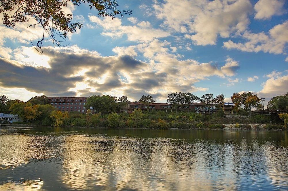 Rockford Hotel | Riverview Inn & Suites, Ascend Hotel Collection