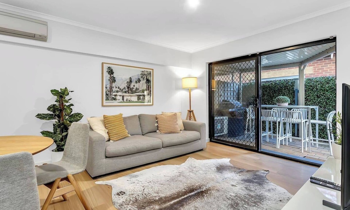 Glenelg South Apartment | Sands and Hearth Minutes to Beach and Moseley Square