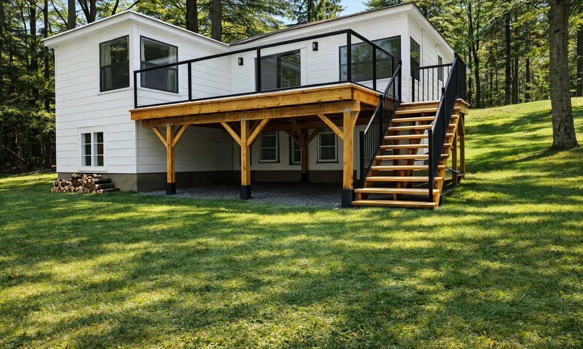Bala Cottage | Sandy Beach Waterfront Cottage | South Exposure | Bala