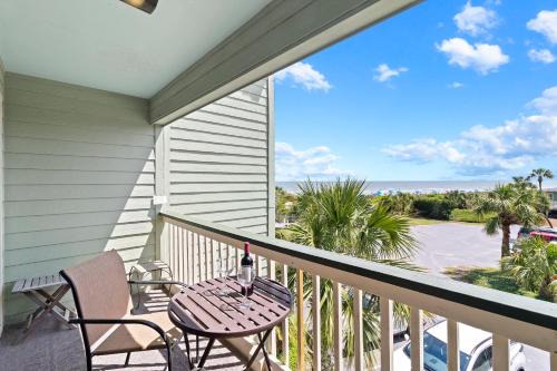 Isle of Palms House | SC206A: 206A Sea Cabin