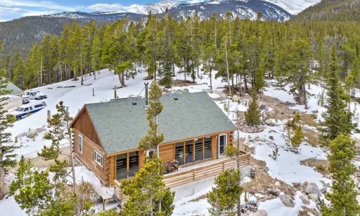 Saint Mary's Cabin | Scenic Mountain Cabin in Idaho Springs