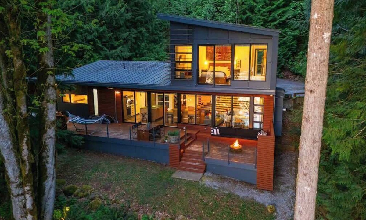 Maple Falls House | Silvermere | Lakefront Hot Tub + Private Dock