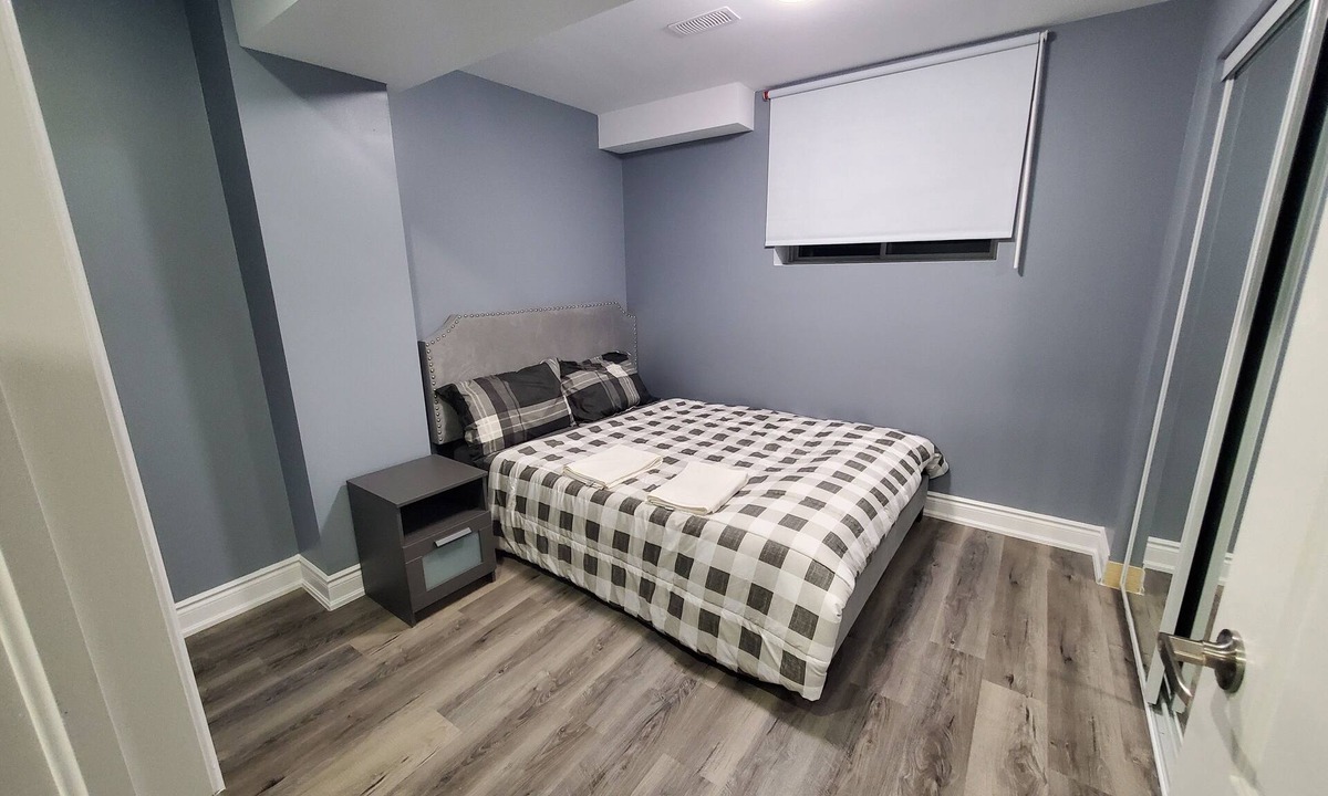 Norval House | Spacious 2 Bedroom 1 bathroom appartment