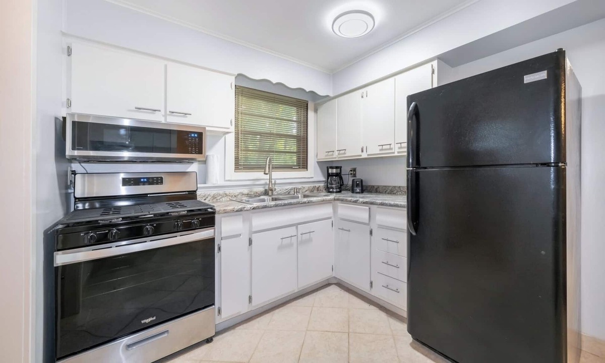 Miller Beach Cottage | Spacious 3BR Home Firepit & Grill