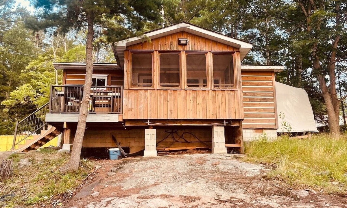 Nairn Centre Cabin | Spacious Three-Bedroom Cottage