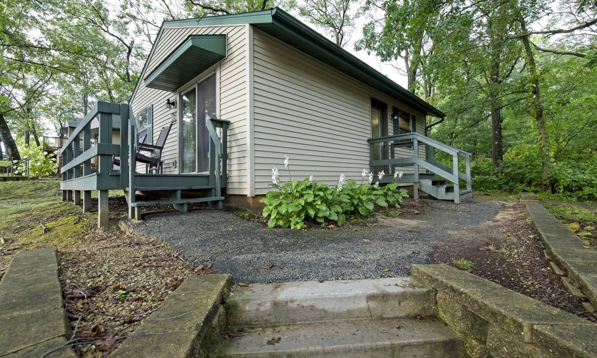 Wisconsin Dells Cottage | Sprightly Christmas Mountain Village, 2 Bedroom Cottage