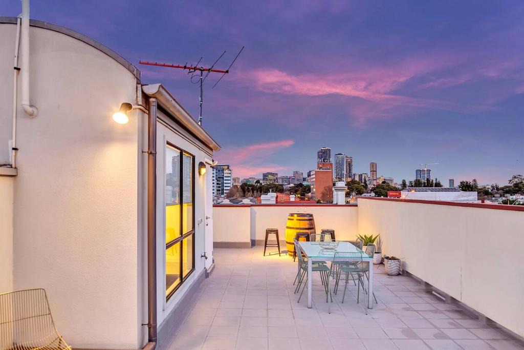 Kent Town House | Stellar - Spacious Rooftop Dreamscape in Adelaide