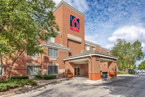 Brookfield Hotel | Studio 6 Extended Stay Milwaukee Brookfield WI