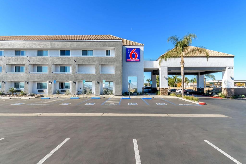 Eastside Hotel | Studio 6 Suites Perris, CA